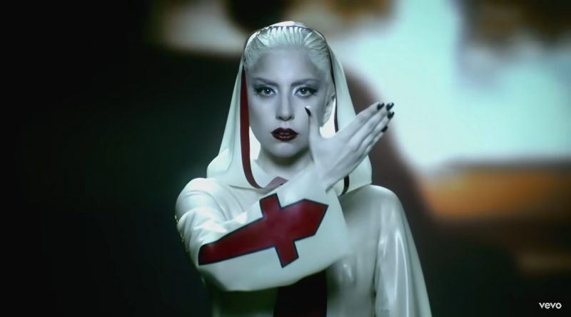 Fotograma de "Alejandro", el nuevo videoclip de Lady Gaga