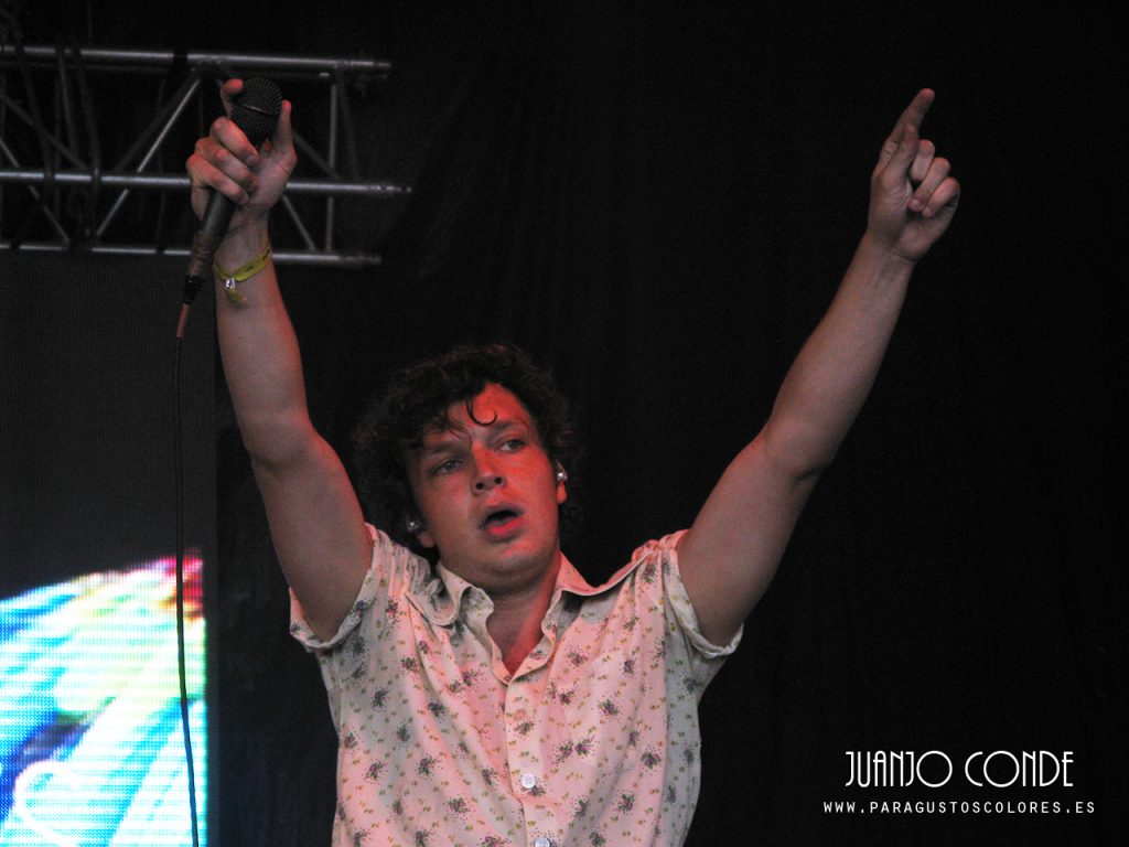 friendly_fires_optimus_alive_2011_001