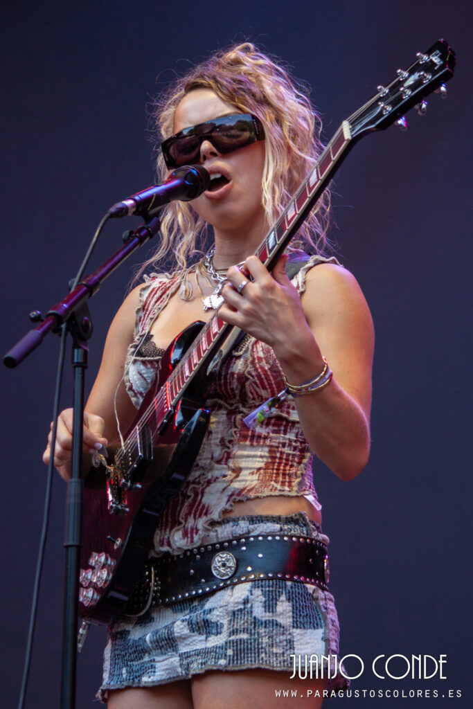 nilufer-yanya-vodafone-paredes-de-coura-2025